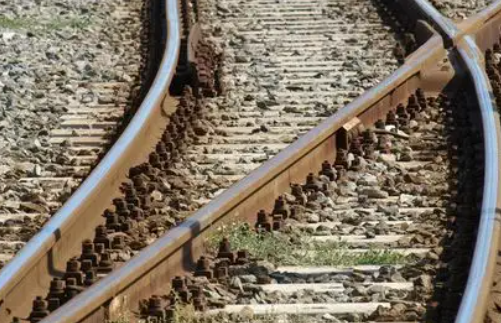 鐵路運輸?shù)膬?yōu)點